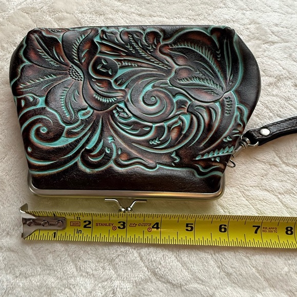 Patricia Nash Kisslock Wristlet, NWOT, Turquoise and Brown Embossed - Picture 10 of 14